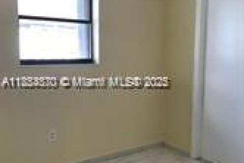 Commercial property in Miami, Florida 2 bedrooms, 192.96 sq.m. № 1872069 - photo 4