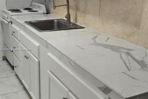 Commercial property in Miami, Florida 2 bedrooms, 192.96 sq.m. № 1872069 - photo 6