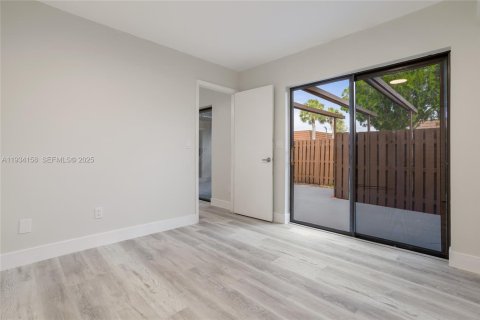 Adosado en venta en Davie, Florida, 3 dormitorios, 153.66 m2 № 1992432 - foto 22