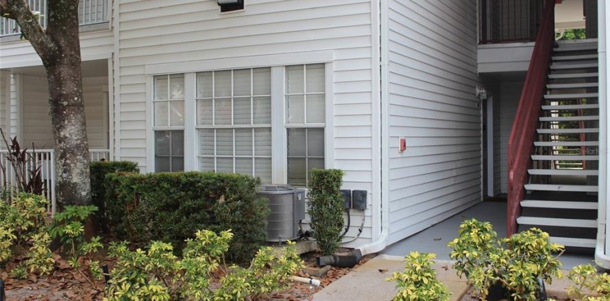 Condominio en Orlando, Florida, 1 dormitorio  № 2093656
