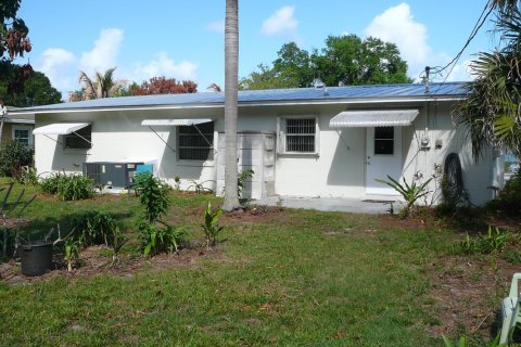 Villa ou maison à vendre à St. Lucie, Floride: 2 chambres, 114.27 m2 № 2146396 - photo 7