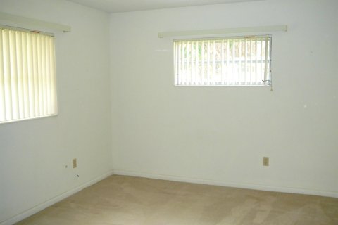 Villa ou maison à vendre à St. Lucie, Floride: 2 chambres, 114.27 m2 № 2146396 - photo 30