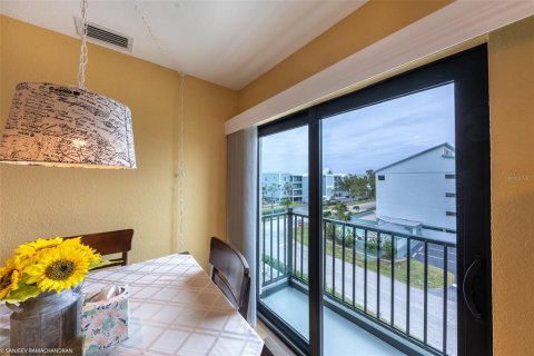 Condo in Punta Gorda, Florida, 2 bedrooms  № 919242 - photo 19