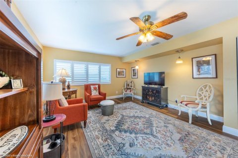 Condo in Punta Gorda, Florida, 2 bedrooms  № 919242 - photo 13