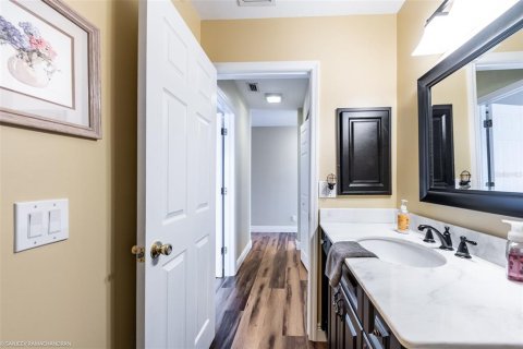 Condo in Punta Gorda, Florida, 2 bedrooms  № 919242 - photo 18