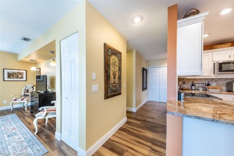 Condo in Punta Gorda, Florida, 2 bedrooms  № 919242 - photo 15