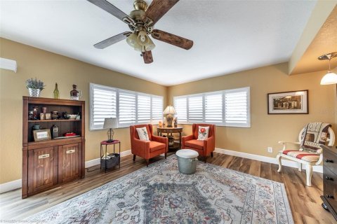 Condo in Punta Gorda, Florida, 2 bedrooms  № 919242 - photo 10