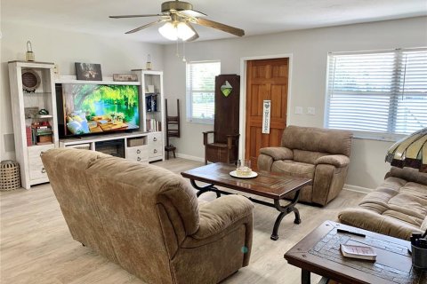 Casa en venta en Chiefland, Florida, 3 dormitorios, 204.38 m2 № 2231901 - foto 7