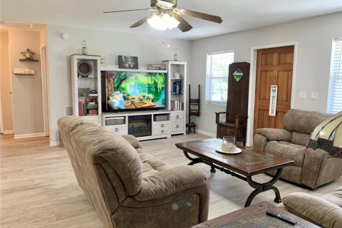 Casa en venta en Chiefland, Florida, 3 dormitorios, 204.38 m2 № 2231901 - foto 8