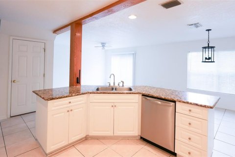 Adosado en alquiler en Clearwater, Florida, 3 dormitorios, 148.27 m2 № 1910207 - foto 2