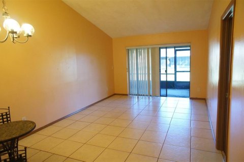 Casa en alquiler en Orlando, Florida, 1 dormitorio, 65.31 m2 № 2099210 - foto 3