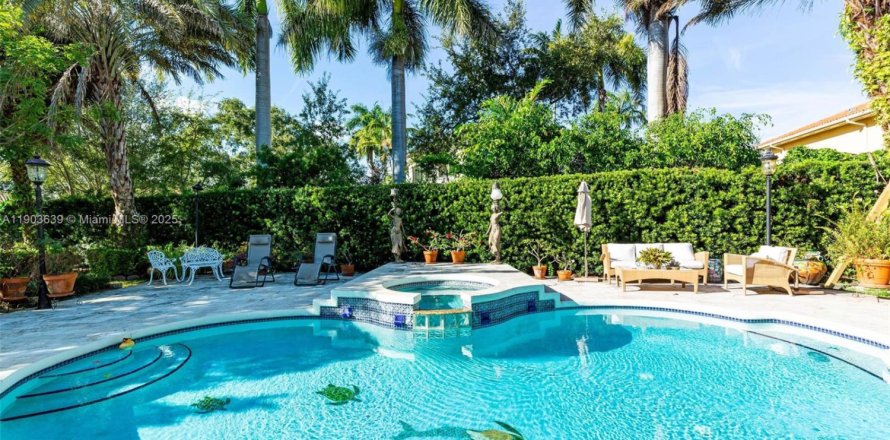 Casa en Cutler Bay, Florida 5 dormitorios, 366.5 m2 № 1954608