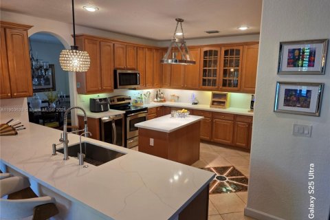 Casa en venta en Cutler Bay, Florida, 5 dormitorios, 366.5 m2 № 1954608 - foto 20