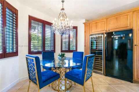Casa en venta en Cutler Bay, Florida, 5 dormitorios, 366.5 m2 № 1954608 - foto 5