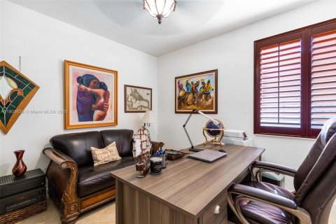 Casa en venta en Cutler Bay, Florida, 5 dormitorios, 366.5 m2 № 1954608 - foto 24