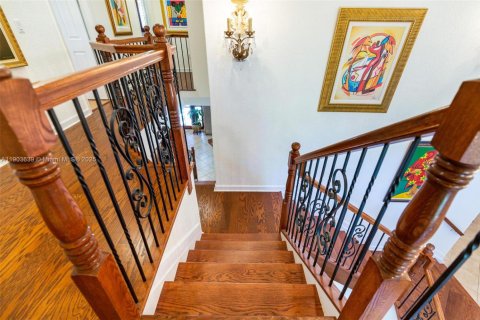 Casa en venta en Cutler Bay, Florida, 5 dormitorios, 366.5 m2 № 1954608 - foto 28