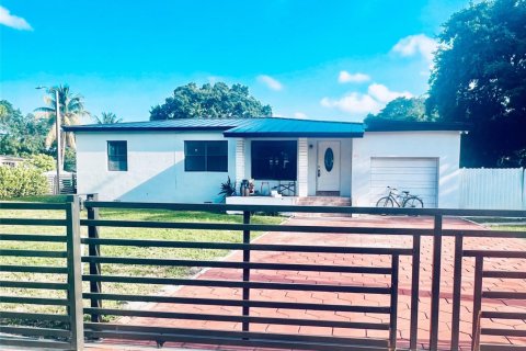 Casa en venta en Miami, Florida, 3 dormitorios, 95.97 m2 № 1187072 - foto 1