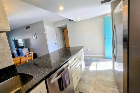 Condo in Sarasota, Florida, 2 bedrooms № 2099650 - photo 10