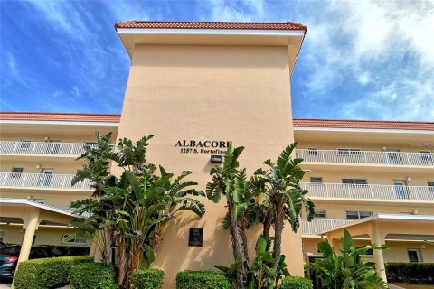 Condo in Sarasota, Florida, 2 bedrooms № 2099650 - photo 6