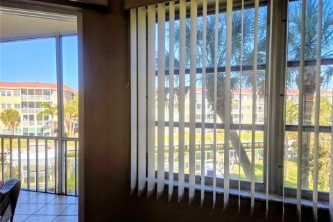 Condo in Sarasota, Florida, 2 bedrooms № 2099650 - photo 22