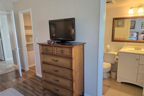 Condo in Sarasota, Florida, 2 bedrooms № 2099650 - photo 30
