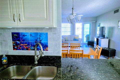 Condo in Sarasota, Florida, 2 bedrooms № 2099650 - photo 14