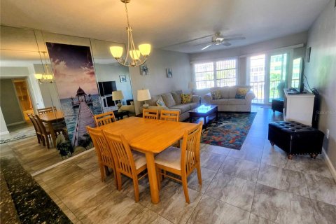 Condo in Sarasota, Florida, 2 bedrooms № 2099650 - photo 20