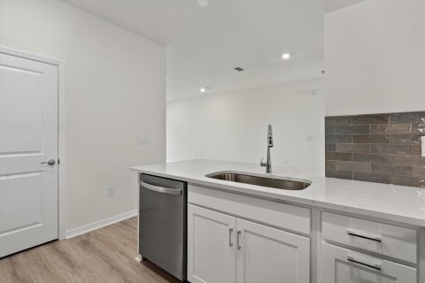 Touwnhouse à louer à Parrish, Floride: 3 chambres, 167.87 m2 № 2151342 - photo 10