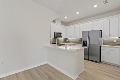Touwnhouse à louer à Parrish, Floride: 3 chambres, 167.87 m2 № 2151342 - photo 7