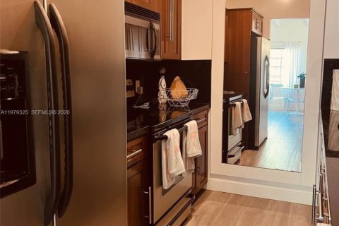 Condo in Miami Beach, Florida, 1 bedroom  № 2043117 - photo 7