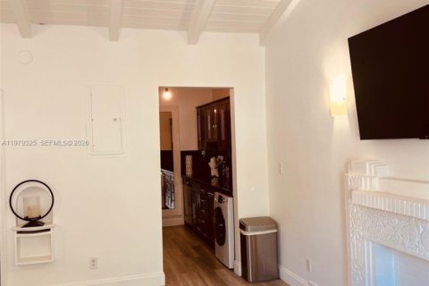 Condo in Miami Beach, Florida, 1 bedroom  № 2043117 - photo 18