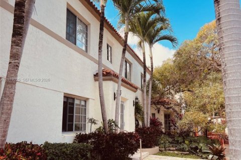 Condo in Miami Beach, Florida, 1 bedroom  № 2043117 - photo 3