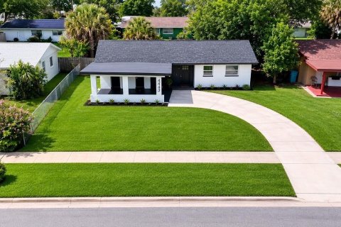 House in Orlando, Florida 3 bedrooms, 100.61 sq.m. № 2221761