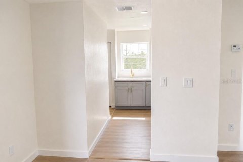 House in Orlando, Florida 3 bedrooms, 100.61 sq.m. № 2221761 - photo 11