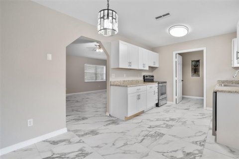 House in Ocala, Florida 3 bedrooms, 115.94 sq.m. № 1783131 - photo 17