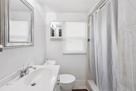 Propiedad comercial en venta en Orlando, Florida, 6 dormitorios, 153.29 m2 № 2419090 - foto 15