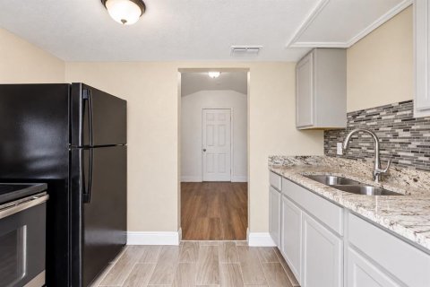 Propiedad comercial en venta en Orlando, Florida, 6 dormitorios, 153.29 m2 № 2419090 - foto 16