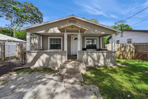 Propiedad comercial en venta en Orlando, Florida, 6 dormitorios, 153.29 m2 № 2419090 - foto 2