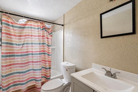 Propiedad comercial en venta en Orlando, Florida, 6 dormitorios, 153.29 m2 № 2419090 - foto 13