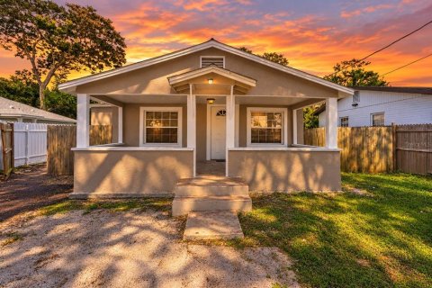 Propiedad comercial en Orlando, Florida 6 dormitorios, 153.29 m2 № 2419090