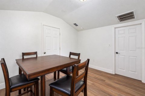 Propiedad comercial en venta en Orlando, Florida, 6 dormitorios, 153.29 m2 № 2419090 - foto 17