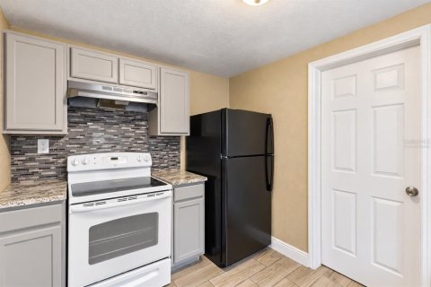 Propiedad comercial en venta en Orlando, Florida, 6 dormitorios, 153.29 m2 № 2419090 - foto 8