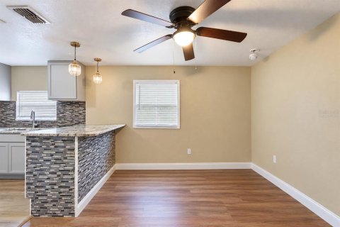 Propiedad comercial en venta en Orlando, Florida, 6 dormitorios, 153.29 m2 № 2419090 - foto 9