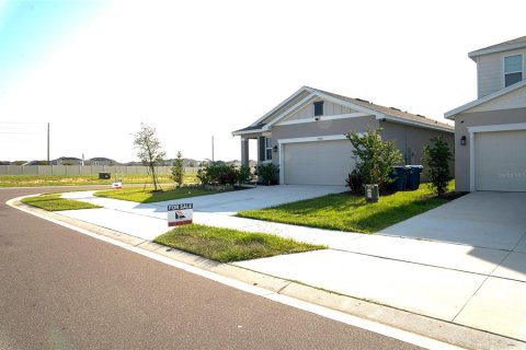House in Haines City, Florida 3 bedrooms, 156.08 sq.m. № 2324336 - photo 28
