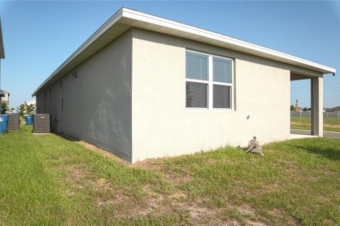House in Haines City, Florida 3 bedrooms, 156.08 sq.m. № 2324336 - photo 26