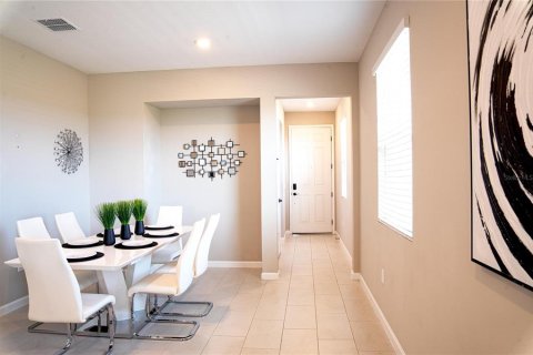 House in Haines City, Florida 3 bedrooms, 156.08 sq.m. № 2324336 - photo 19