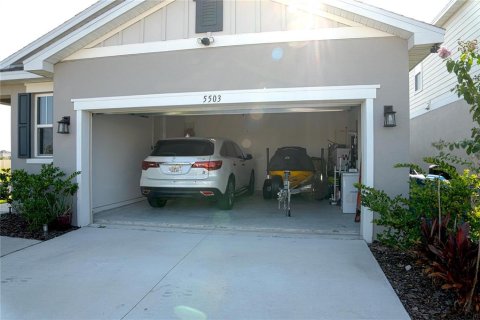 House in Haines City, Florida 3 bedrooms, 156.08 sq.m. № 2324336 - photo 5