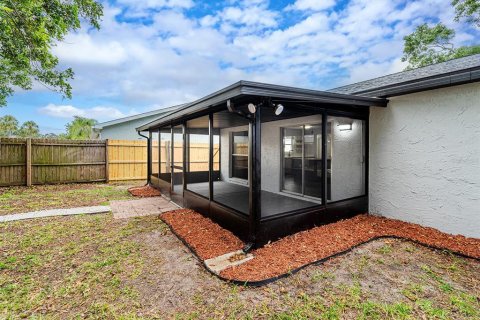 House in Oldsmar, Florida 3 bedrooms, 106.09 sq.m. № 1816968 - photo 13