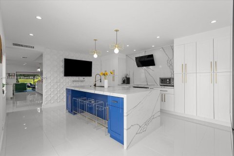 Townhouse in Boca Raton, Florida 3 bedrooms, 312.89 sq.m. № 1825619 - photo 14