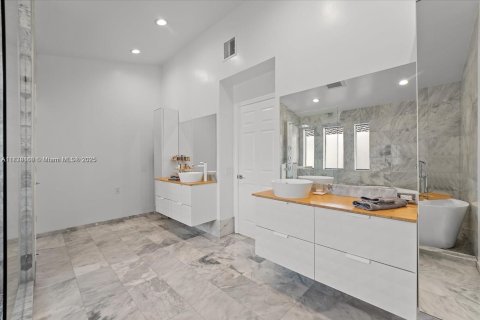Townhouse in Boca Raton, Florida 3 bedrooms, 312.89 sq.m. № 1825619 - photo 22